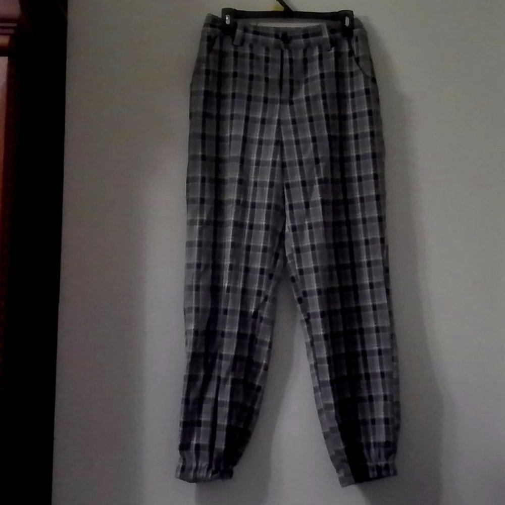 Forever 21 plaid jogger